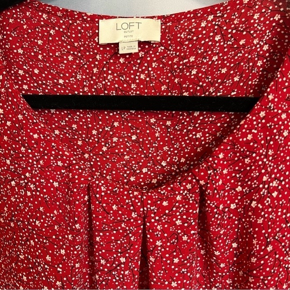 LOFT outlet sleeveless top PM red with white floral print, very lightweight EUC - Picture 2 of 5